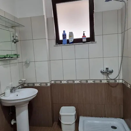 Ergi's Appartement Golem (Tirana)